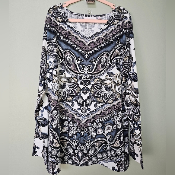 Belle by Kim Gravel Painted Floral Long Sleeve Top, Black White, Blue Accent, S - Picture 1 of 7